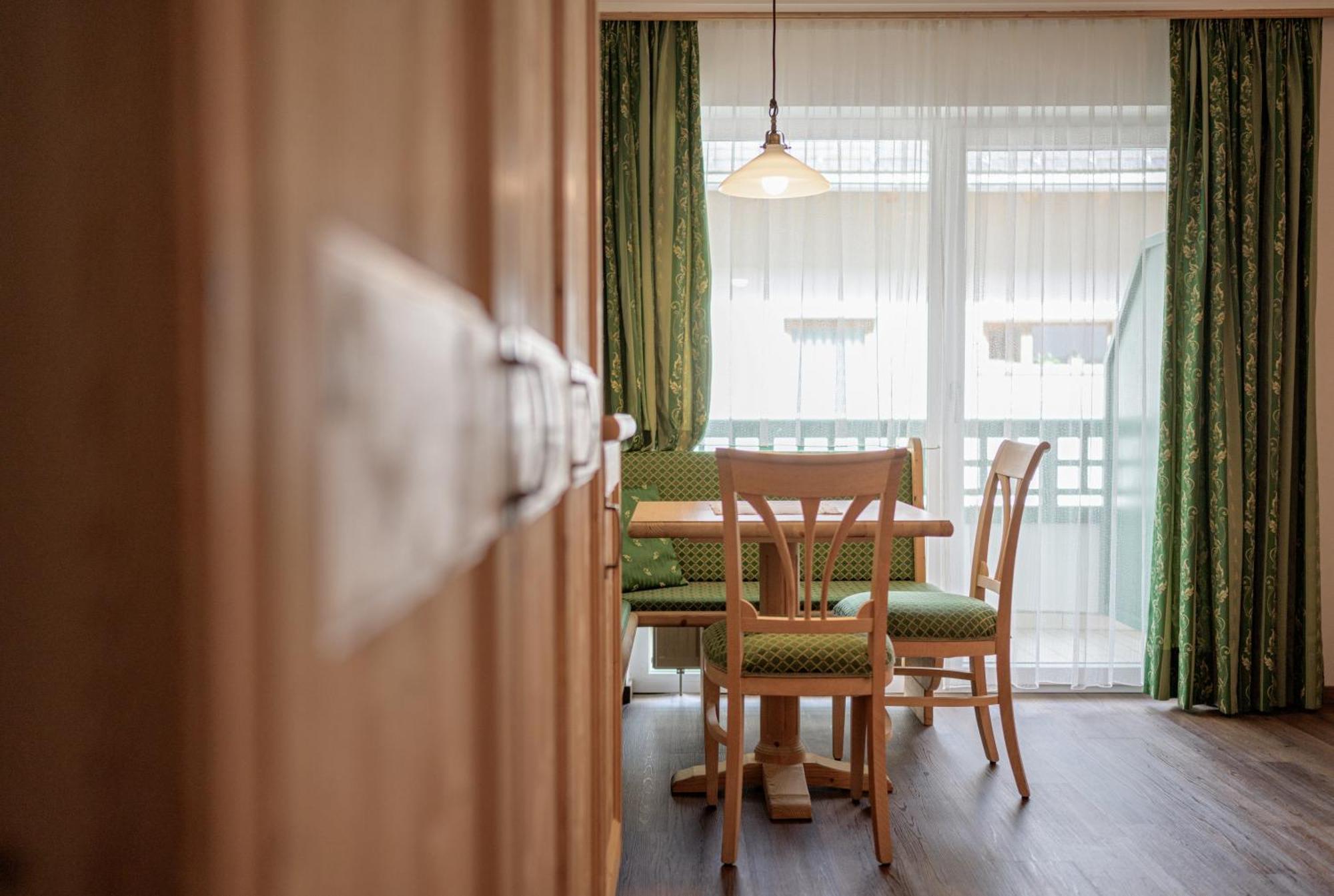 Hotel Sureghes Ortisei Ngoại thất bức ảnh